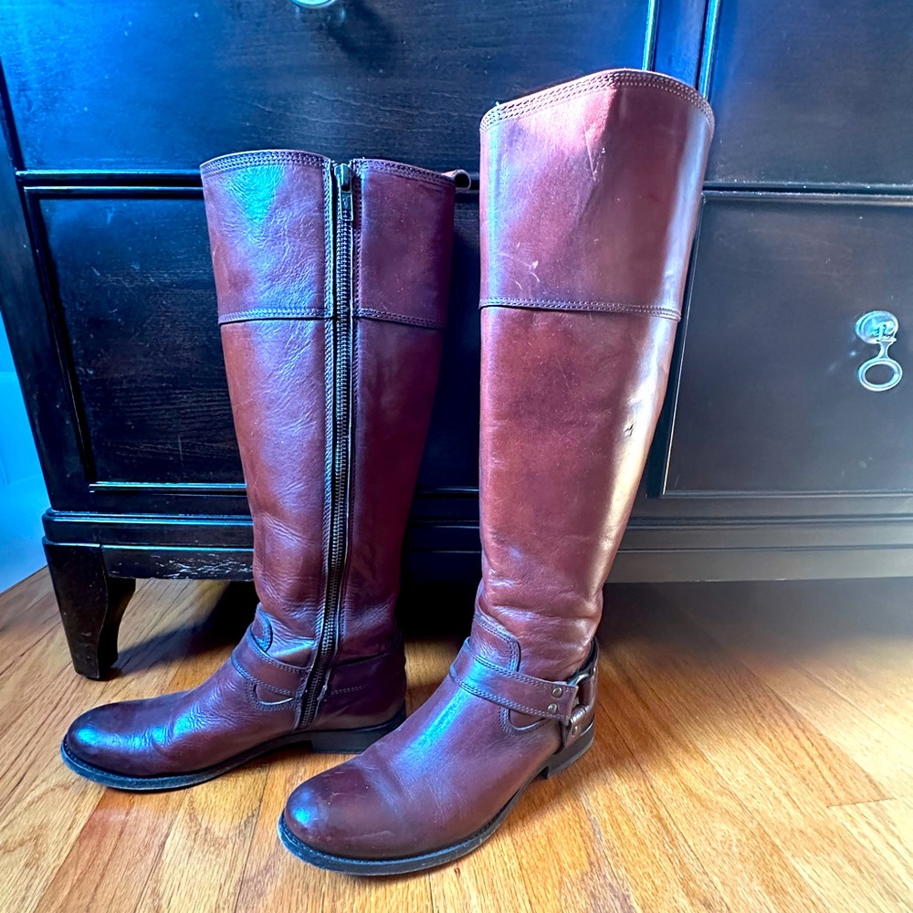 Frye riding boot. Perfect for autumn season color palette.